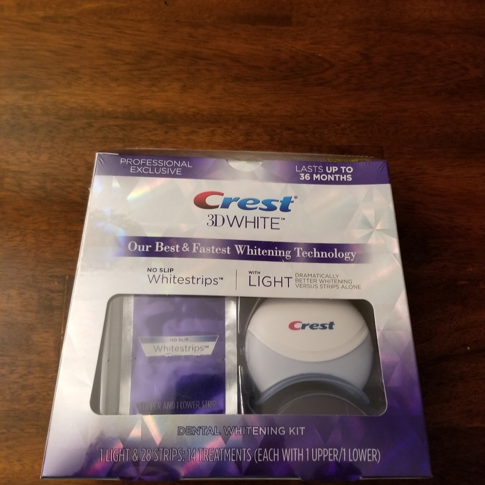 Crest 3d white strips with enhancing light